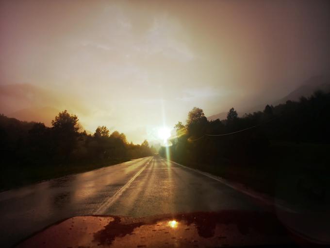 Kdor dovolj dolgo vztraja na cesti, bo dočakal tudi nove sončne žarke. | Foto: Gregor Pavšič