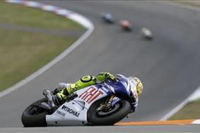 Rossi nepremagljiv, Lorenzo spet v pesku