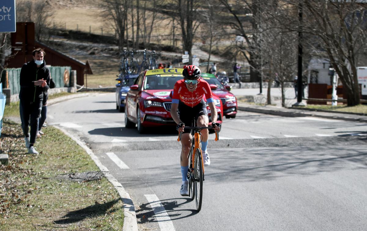 Gino Mäder | Švicarskemu kolesarju Ginu Mäderju se je na 7. etapi Pariz−Nica vse do zadnjih metrov nasmihala etapna zmaga. In potem je mimo švignil Primož Roglič ... | Foto A.S.O./Fabien Boukla