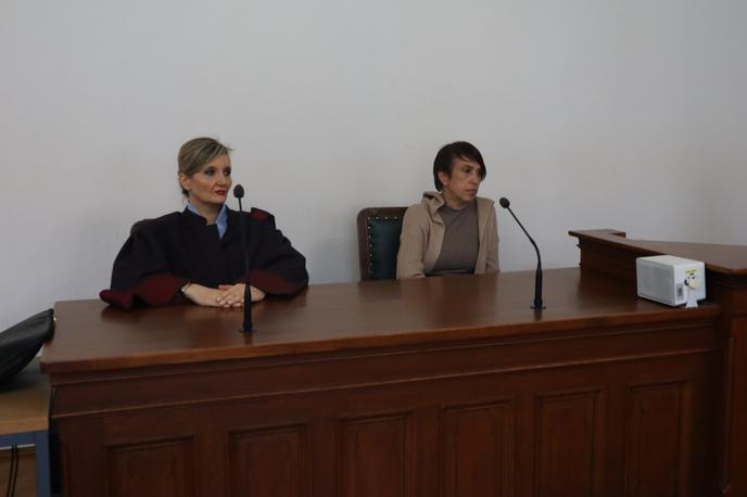 Irena Tihec | Obtoženo so takoj, ko je izvedela za oprostilno sodbo, premagale solze, enako tudi njene bližnje, ki so se udeležili razglasitve. | Foto STA