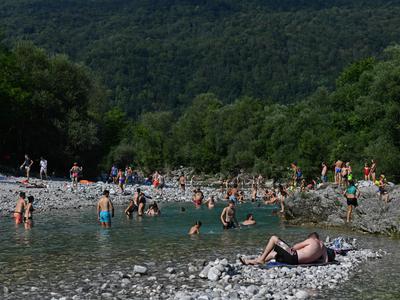 Arso ob vse toplejših dnevih poziva k premišljeni izbiri kopališč