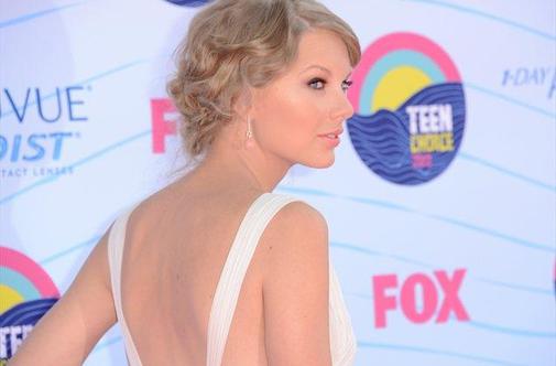 Taylor Swift se je zapletla s Kennedyjem