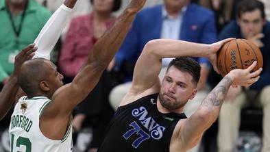 Luka Dončić v iskanju pomoči