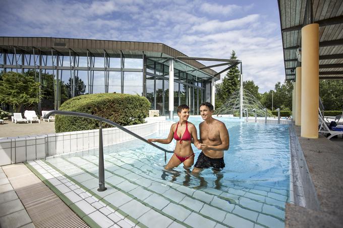 V Zdravilišču Radenci vas pričakuje termalna oaza z 10 bazeni in božajočimi termalnimi mehurčki. | Foto: 