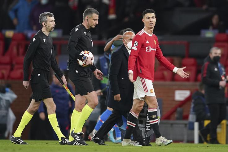 Cristiano Ronaldo se je imel 15. marca 2022 precej pritoževal nad Slavkom Vinčićem. | Foto: Guliverimage