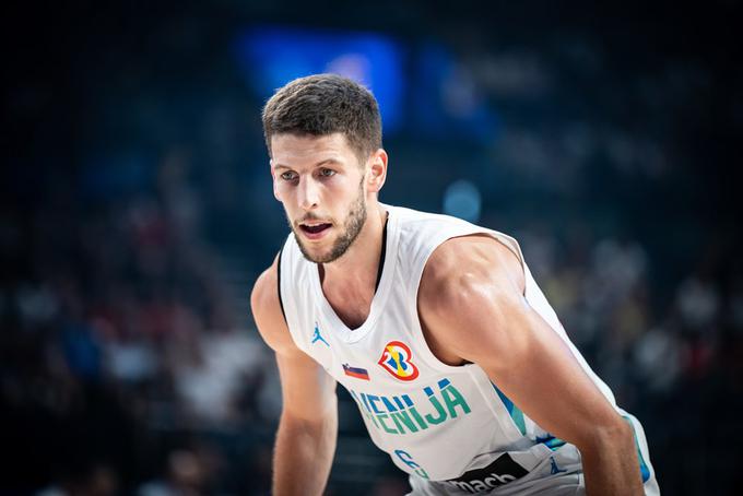 Aleksej Nikolić je opozoril na igro pod košem. | Foto: FIBA