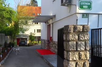 Judovska vila: "Nacističnemu in komunističnemu odvzemu je sledil socialdemokratski nakup"
