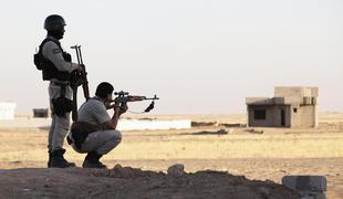 Zahod je Kurde nagradil z orožjem, jih bo tudi z državo?