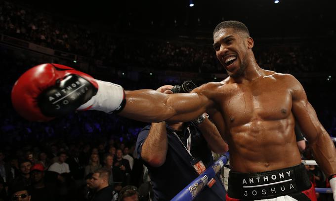 Anthony Joshua želi postati največji zaslužkar med boksarji. | Foto: Reuters