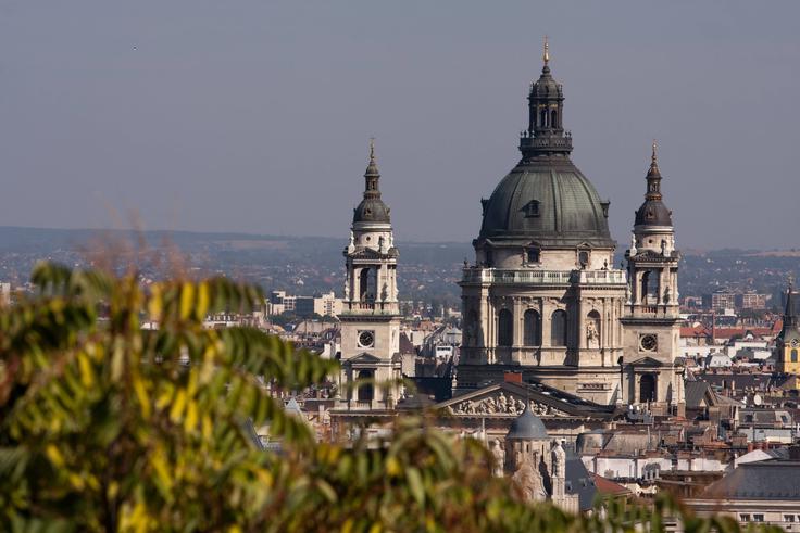Madžarska ima eno najnižjih stopenj rednega obiskovanja cerkva v Evropi. Le približno 12–17 odstotkov prebivalstva se vsaj enkrat mesečno udeležuje verskih obredov, med mladimi odraslimi pa ta številka pade pod deset odstotkov. | Foto: Guliverimage