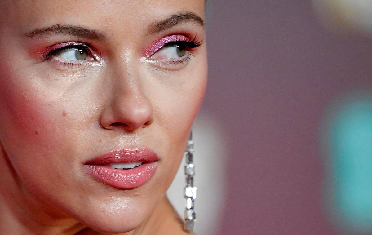 Scarlett Johansson | Scarlett Johansson je leta 2013 svoj glas sicer posodila umetni inteligenci v filmu Her, ki je kasneje dobil tudi oskarja za najboljši izvirni scenarij. | Foto Reuters
