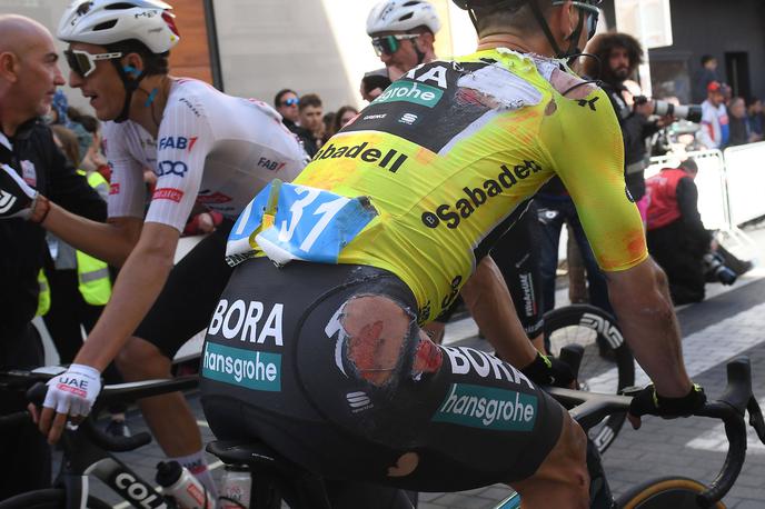 Primož Roglič | Primož Roglič je padel na dirki po Baskiji tako v sredo kot tudi četrtek. | Foto Guliverimage