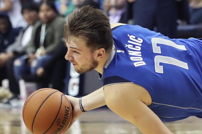 Luka Dončić | Luka Dončić navdušuje ljubitelje košarke tudi v ligi NBA. | Foto Reuters