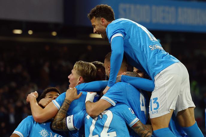 Napoli | Napoli se je z zmago nad Juventusom vrnil na vrh serie A, kjer je skupaj z AC Milanom. | Foto Reuters