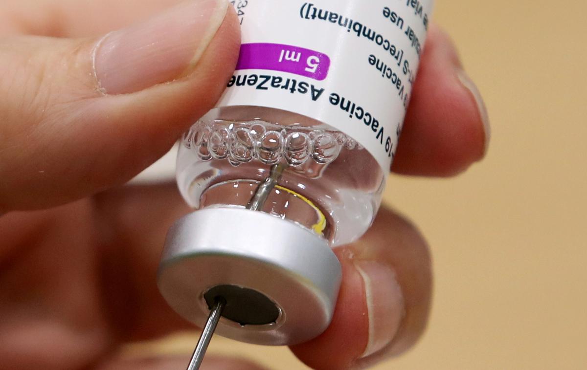 AstraZeneca, cepivo | Kdor je cepljen z dvema odmerkoma AstraZenece, naj bi bil pred novim koronavirusom zaščiten devet mesecev. | Foto Reuters