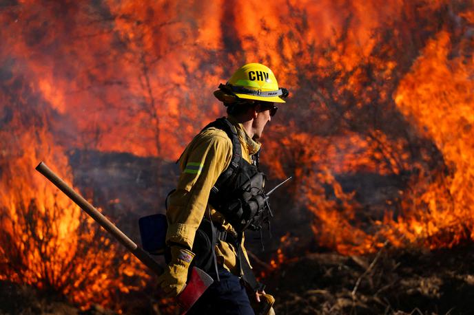 požar Highland, Kalifornija, ZDA | Nacionalna meteorološka služba je sporočila, da je čez dan mogoče pričakovati vetrove s sunki do 50 kilometrov na uro. | Foto Reuters