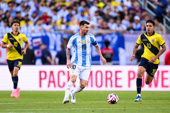 Lionel Messi bo letos z Argentino branil naslov najboljšega na južnoameriškem prvenstvu v ZDA. | Foto: Reuters