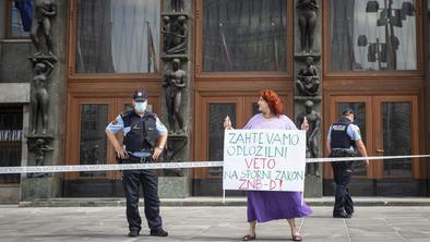 Grožnje poslancem DZ obravnava kriminalistična policija