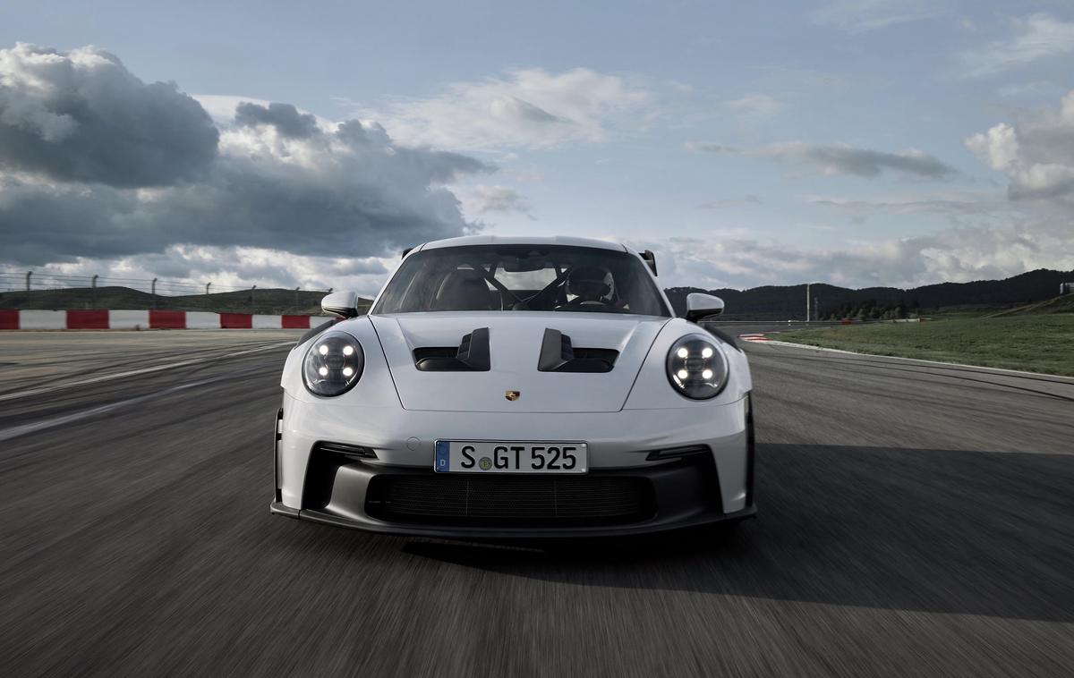 Porsche 911 GT3 | Porsche je 911 GT3 nadgradil z različico RS. | Foto Porsche