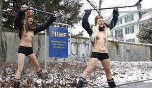 Gole aktivistke protestirale pred sedežem IIHF