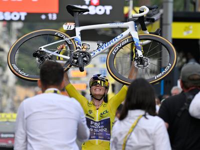 Demi Vollering drugič osvojila Tour, Urška Žigart končala kot 48.