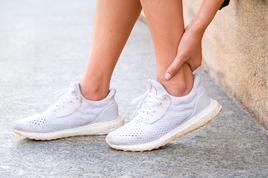 Znaki vnetja Ahilove tetive, ki pogosto vodijo v resnejšo poškodbo