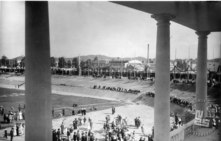 Stadion Verniki prihajajo na Bežigrajski stadion v času 2. Evharističnega kongresa v Ljubljani med 28. in 30. junijem 1935. | Foto: neznan, arhiv MNZS