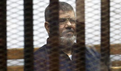 Med sojenjem umrl nekdanji egiptovski predsednik