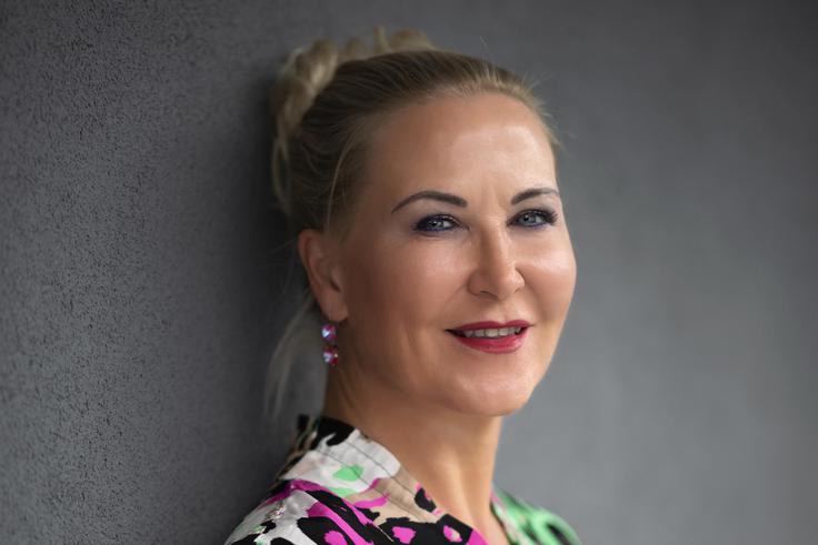 Izr. prof. dr. Lucija Mulej je sociologinja in antropologinja, ki v slovenskem prostoru utrjuje poslovno antropologijo. Razvila je metodologijo za proučevanje nevropsihoimunologije in psihosinteze, ki temelji na povezovanju inteligentnosti 4Q (racionalne, čustvene, duhovne in fizične inteligence). V svojih knjigah raziskuje človeške svetove in duhovno dediščino s težnjo oblikovanja tvorne osebnosti in s tem družbe. | Foto: Osebni arhiv