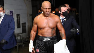 Mike Tyson zaradi težav z zdravjem prestavil vrnitev v ring