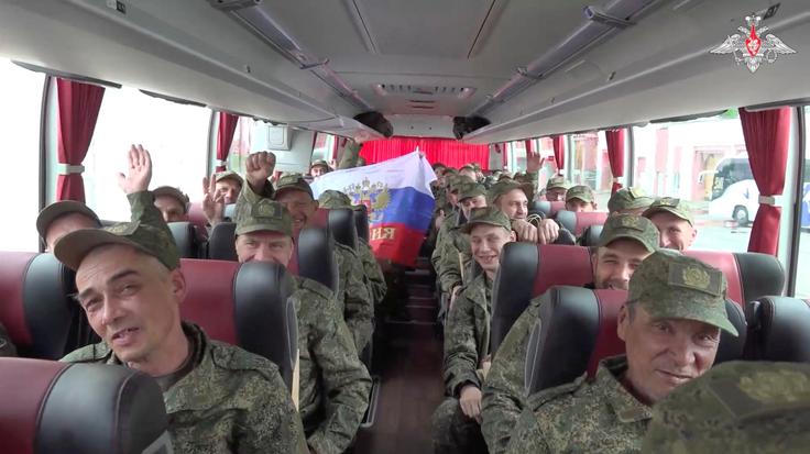 Izpuščeni ruski vojni ujetniki | Foto: Reuters