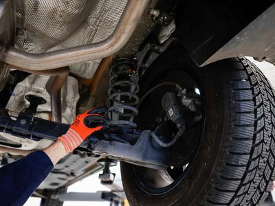 Sedem stopinj kot meja: kdaj je pravi čas za menjavo pnevmatik