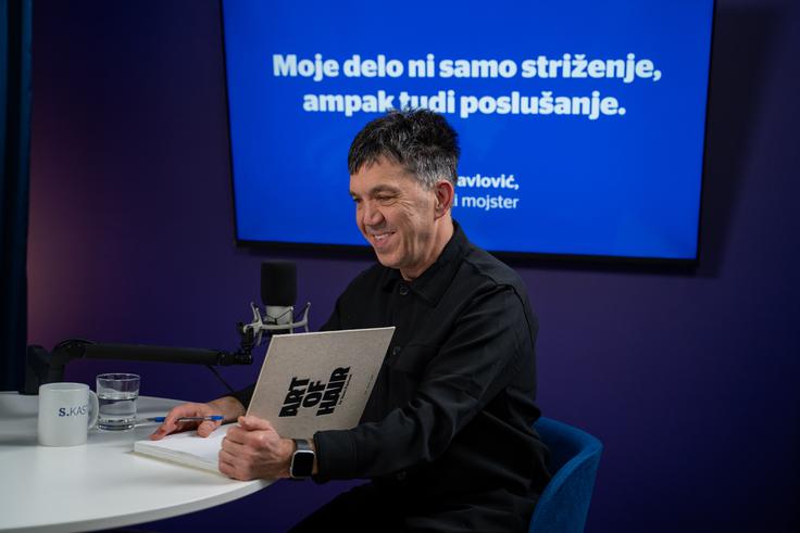 Frizer ne oblikuje le pričeske, temveč vpliva na samopodobo, držo in samozavest človeka. | Foto: Liam Toni Šironjič