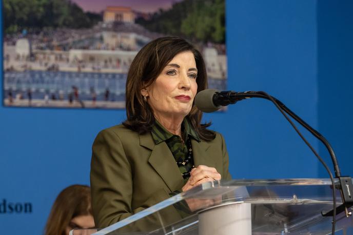 Kathy Hochul | Enoletni moratorij na gradnjo podatkovnih središč v ameriški zvezni državi New York je naznanila guvernerka te države Kathy Hochul. | Foto Shutterstock