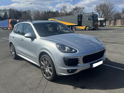 26-letnemu Slovencu zasegli ukradeno vozilo Porsche Cayenne