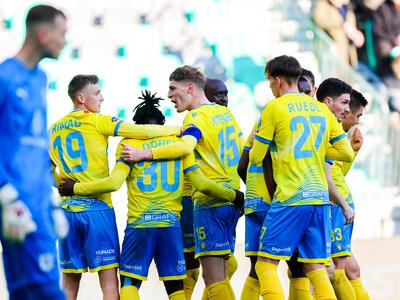 Začenja se s pomembnim derbijem za Evropo in obstanek