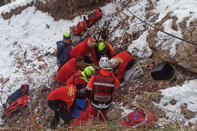 Nesreča, gore, helikopter | Nesreča se je zgodila na sankaški progi iz Starega Ljubelja. | Foto Gorska reševalna služba Tržič/Facebook