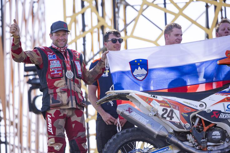 Toni Mulec ponosno na cilju svojega drugega relija Dakar. | Foto: Guliverimage