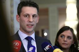 Hrvaška opozicija znova zahteva razglasitev gospodarskega pasu v Jadranu