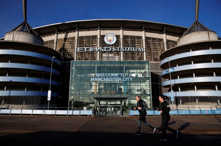 Stadion v Manchestru bo danes sameval. | Foto: Reuters