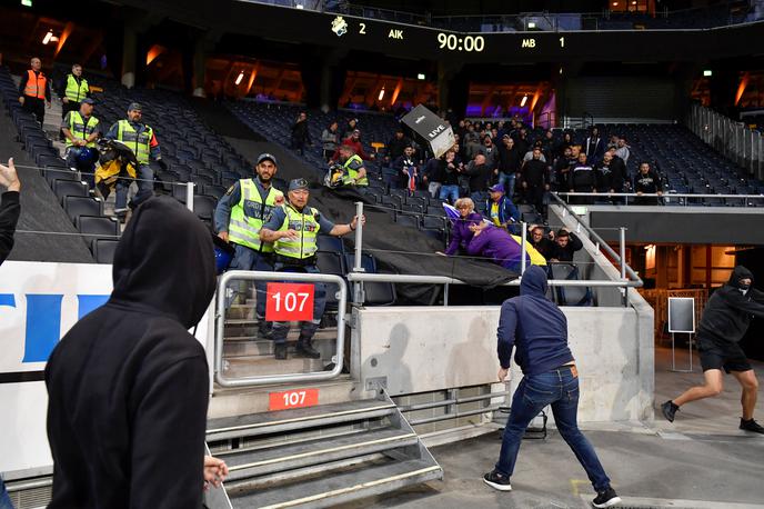 Navijači Maribor AIK | Skupina huliganov Aika je po rednem delu napadla navijače Maribora. | Foto Reuters