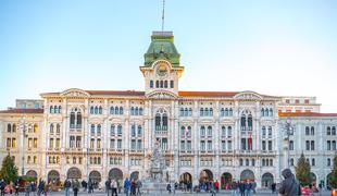 V središču Trsta so v veselem decembru omogočili brezplačno parkiranje