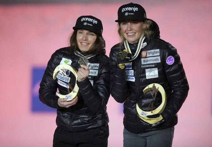 Na SP v Oberstdorfu 2021 sta bili Eva Urevc in Anamarija Lampič v ekipnem šprintu tretji. | Foto: Guliverimage/Vladimir Fedorenko