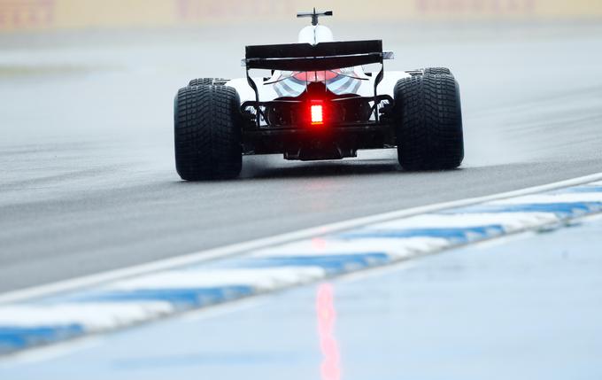 Za dirko formule 1 v Bahrajnu je že jasno, da naj bi potekala pred praznimi tribunami. | Foto: Reuters