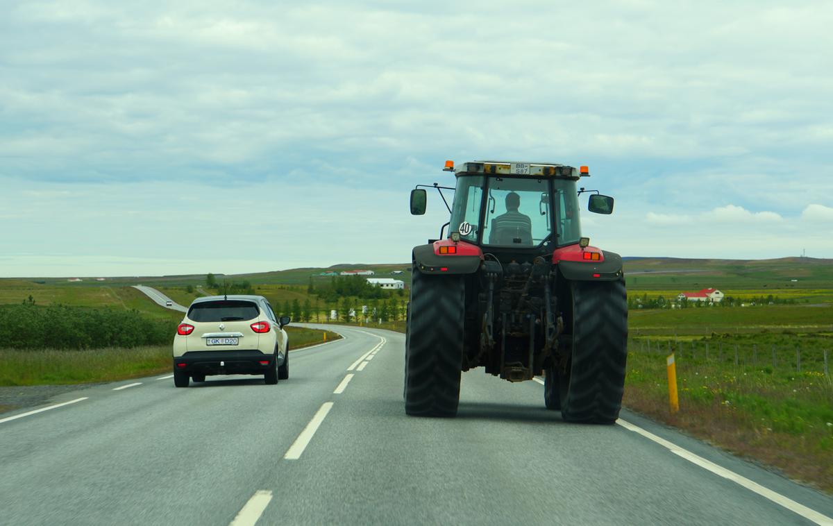 Traktor | Policija za pomoč prosi tudi morebitne očividce nesreče.  | Foto Shutterstock