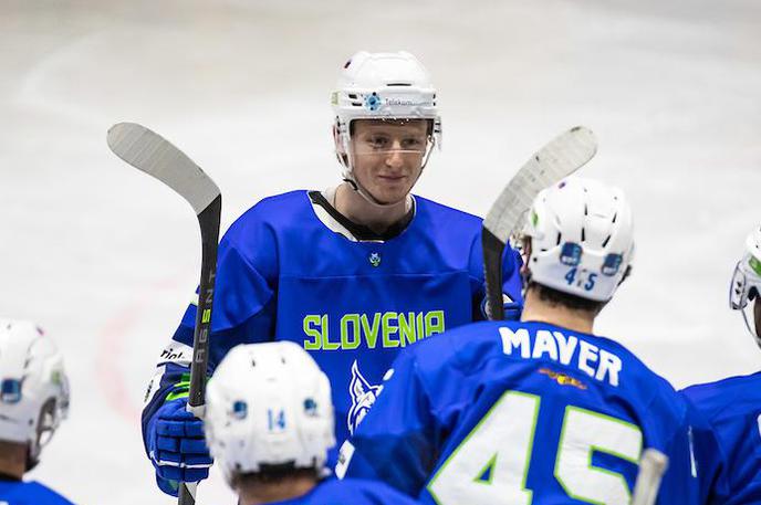 slovenska hokejska reprezentanca : Poljska, Ledna dvorana Tabor, Maribor, Magovac, Podlipnik, Jan Drozg, Luka Maver, Ken Ograjenšek | Slovenski hokejisti so turnir odprli z zmago proti Veliki Britaniji. | Foto Blaž Weindorfer/Sportida