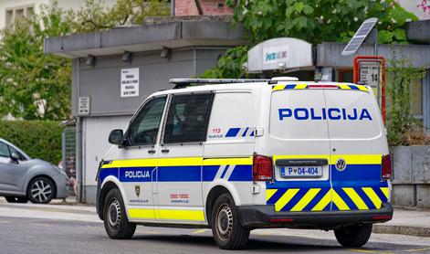 Celje: fant udaril 82-letnega moškega, ta je po udarcu z glavo ob tla umrl