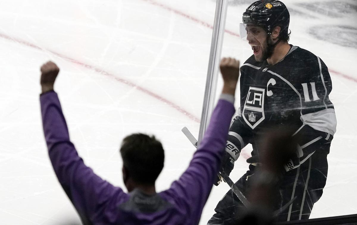 Anže Kopitar | Los Angeles Kings so na domačem ledu visoko s 4:1 premagali Anaheim Ducks. Kopitar je dosegel zadetek v drugi tretjini in podvojil vodstvo Kraljev na 2:0.  | Foto Guliverimage