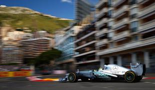 S prve vrste mercedesa, Rosberg pred Hamiltonom
