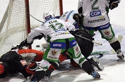 Todd Elik odslej Železar